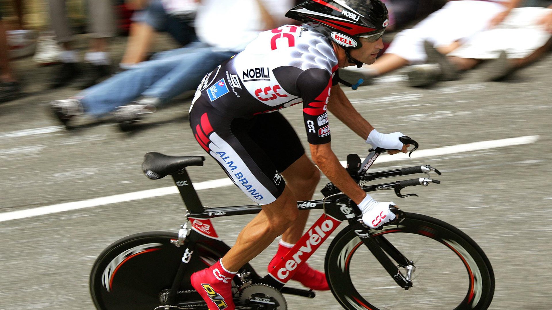 勇者无惧：欧冠比赛中的“铁血拼搏”精神，勇者无惧出自